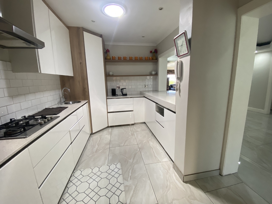 6 Bedroom Property for Sale in De Tijger Western Cape